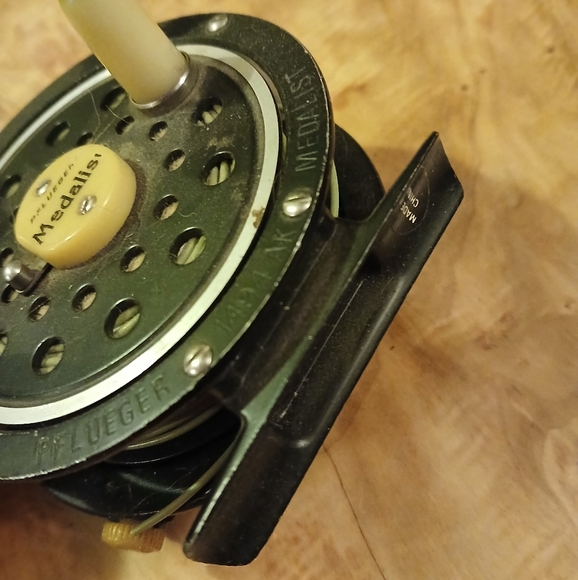 Pflueger Medalist Fishing Reel - Picture 6 of 6